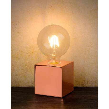 Lampe de table design Led intégré socle cubique métal saumon Svelta